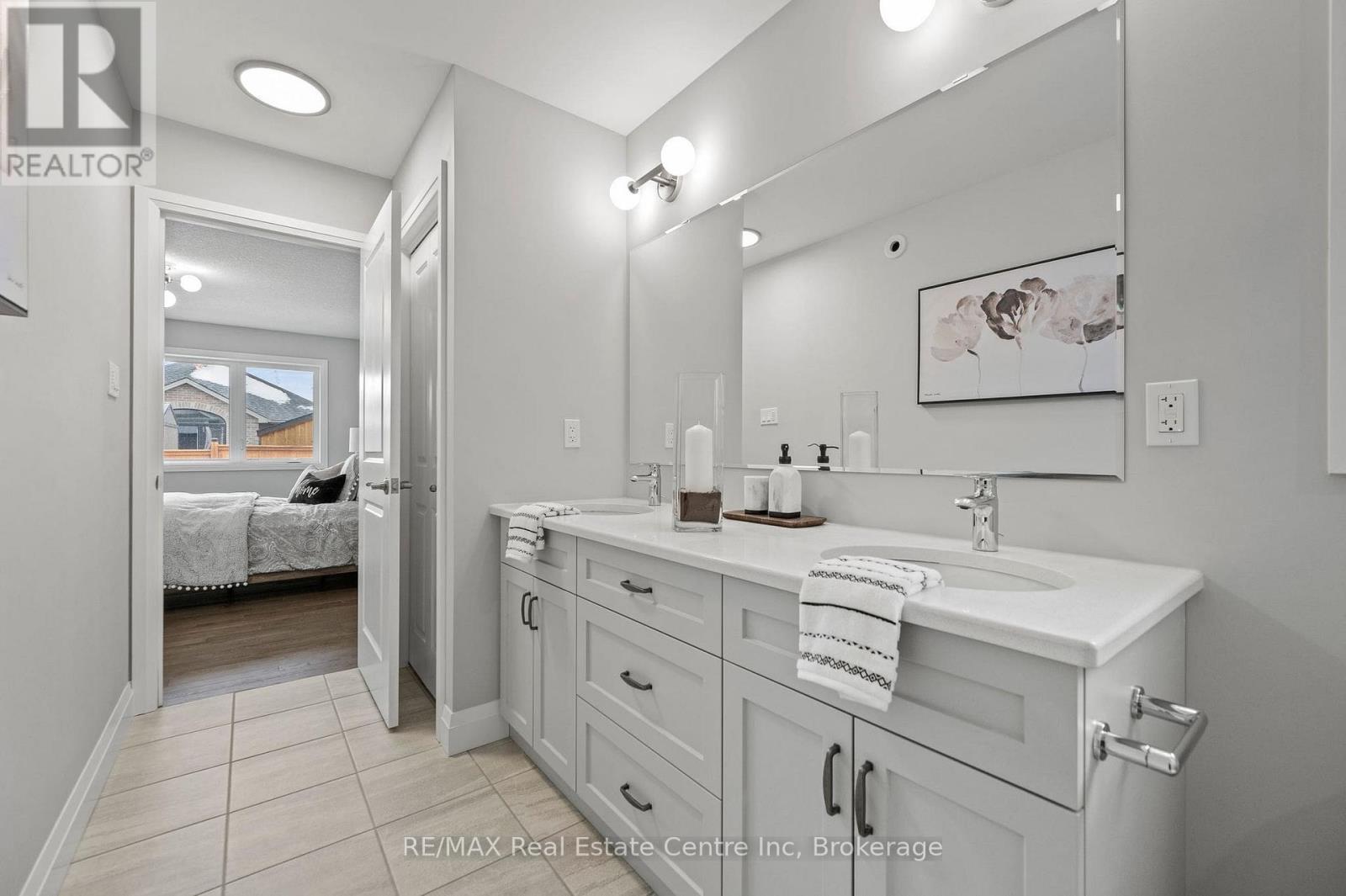 206 Bridge Crescent, Minto, Ontario  N0G 2P0 - Photo 10 - X12872682