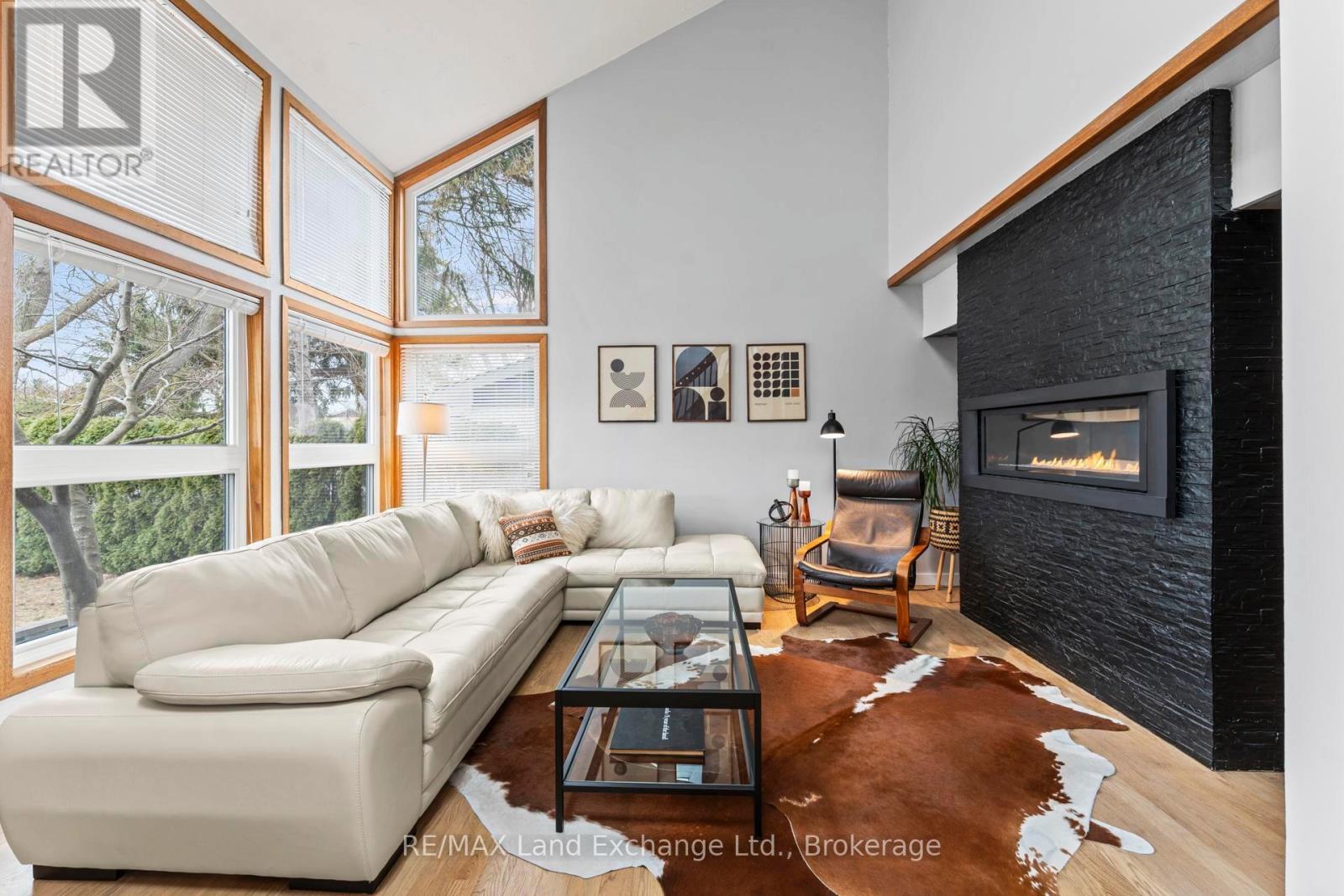 222 Penetangore Row, Kincardine, Ontario  N2Z 2P6 - Photo 5 - X12873110