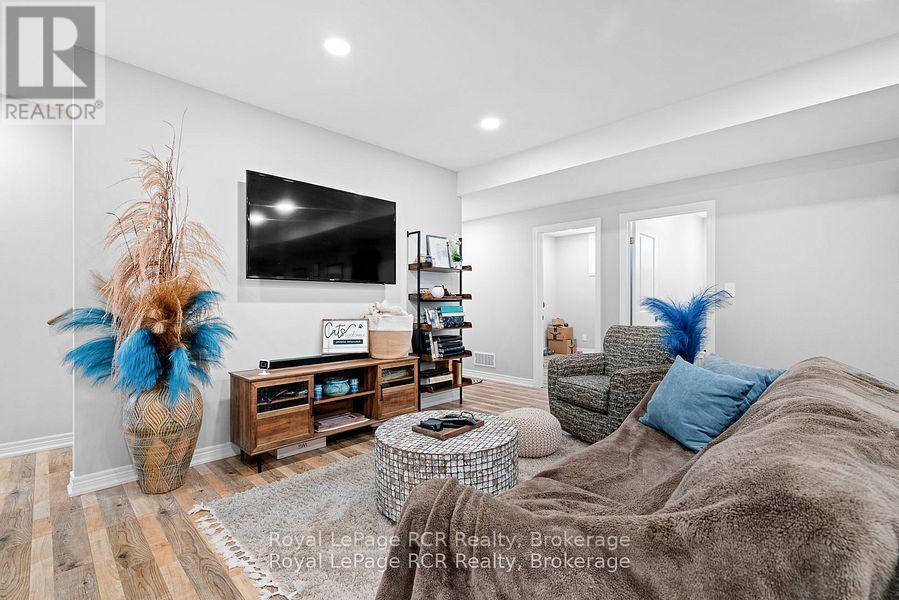 302769 Douglas Street, West Grey, Ontario  N0G 1R0 - Photo 44 - X12874442