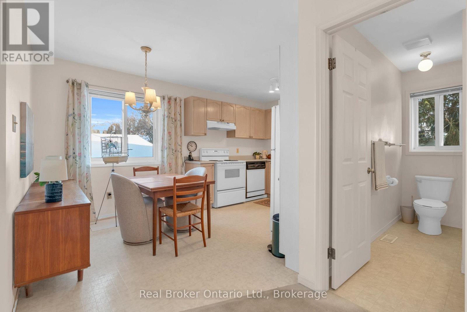 50 South Drive, Kitchener, Ontario  N2M 4B5 - Photo 6 - X12874508
