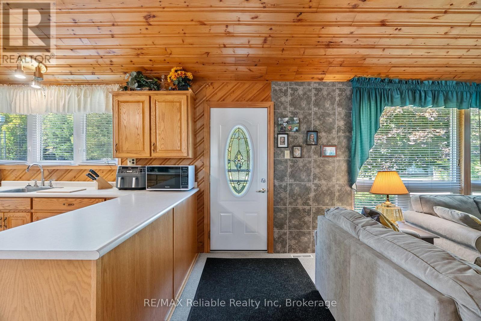 77556 Melena Drive, Bluewater, Ontario  N0M 1G0 - Photo 5 - X12874882