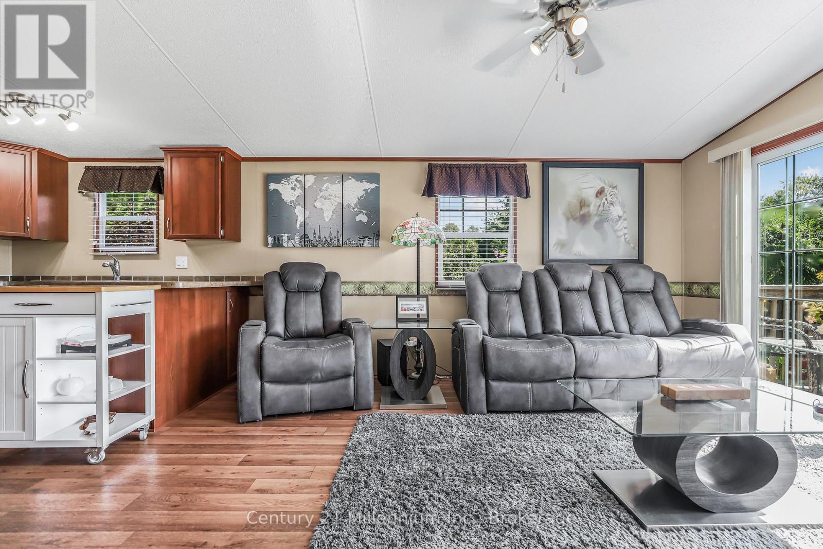 19 White Pines Trail, Wasaga Beach, Ontario  L9Z 1X7 - Photo 11 - S12875812