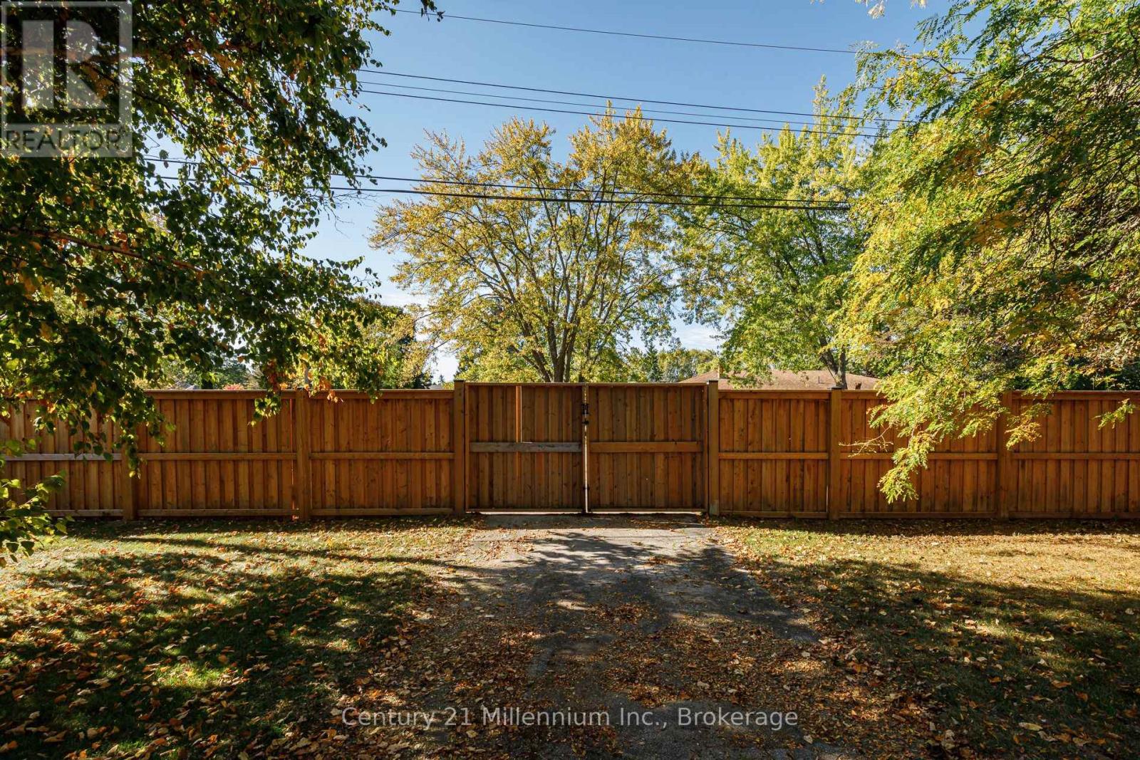 213 Jane Street, Clearview, Ontario  L0M 1S0 - Photo 45 - S12877204