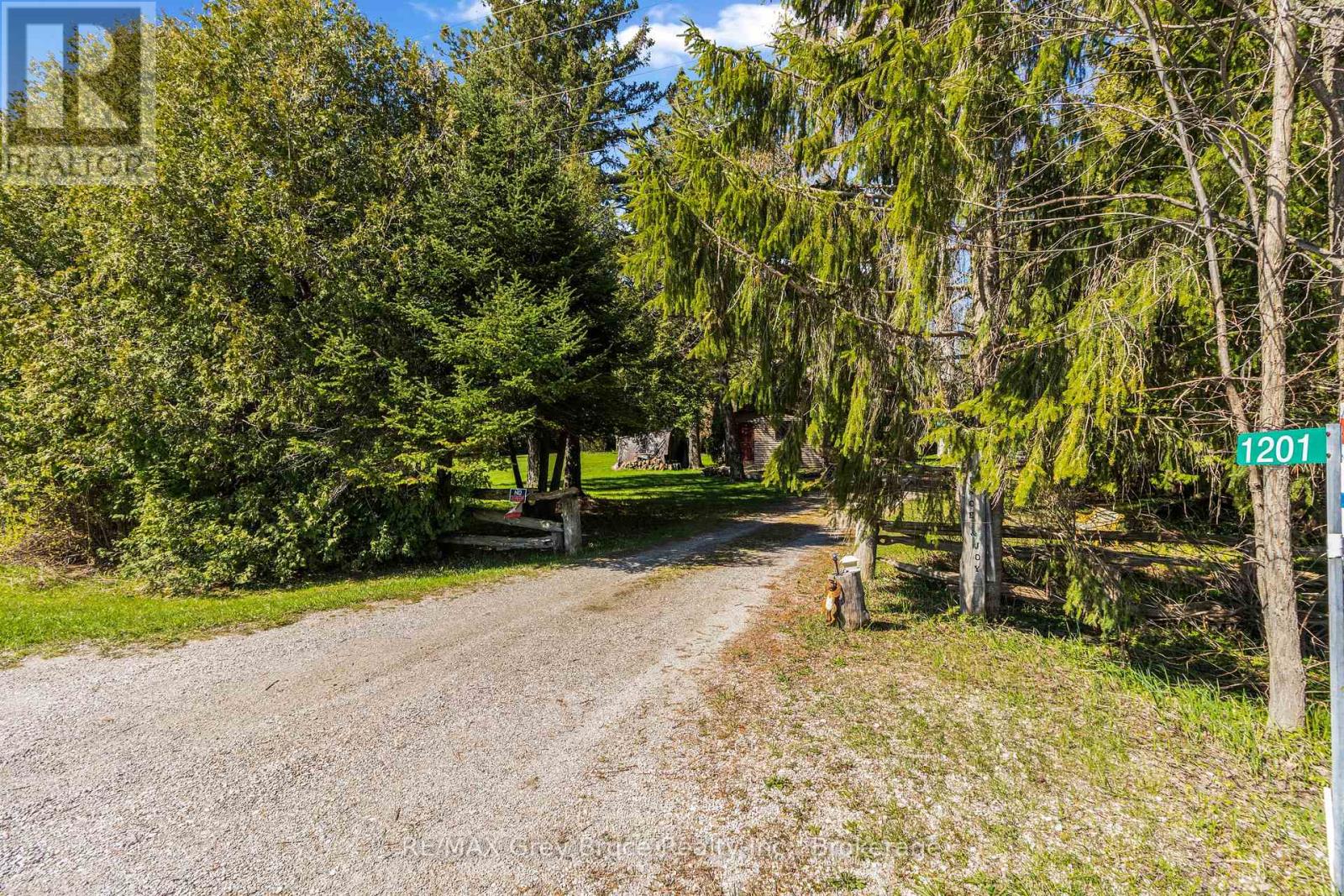 1201 Highway 6, South Bruce Peninsula, Ontario  N0H 1X0 - Photo 3 - X12877320