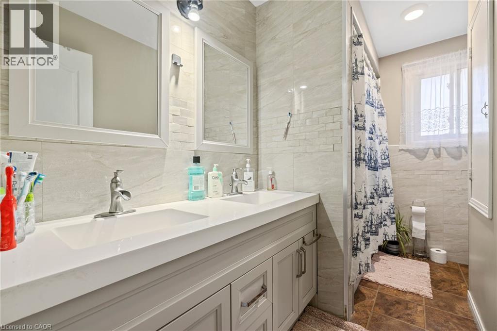490 Queen Victoria Drive, Hamilton, Ontario  L8W 1G9 - Photo 16 - 40811854
