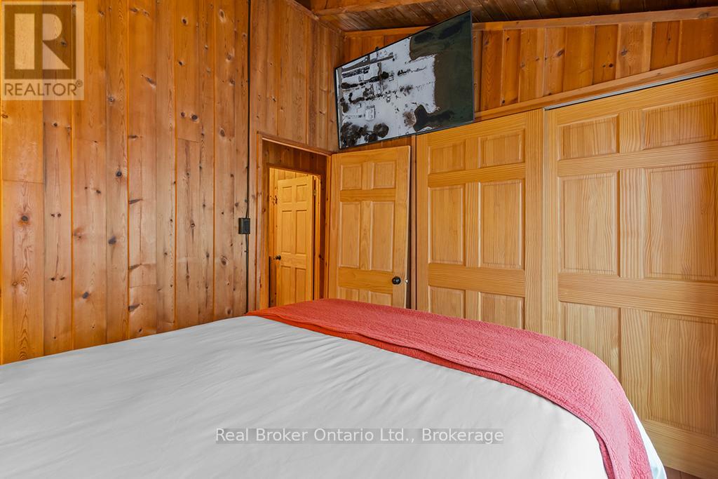 111 Wilson Drive, Georgian Bluffs, Ontario  N0H 2T0 - Photo 19 - X12877764