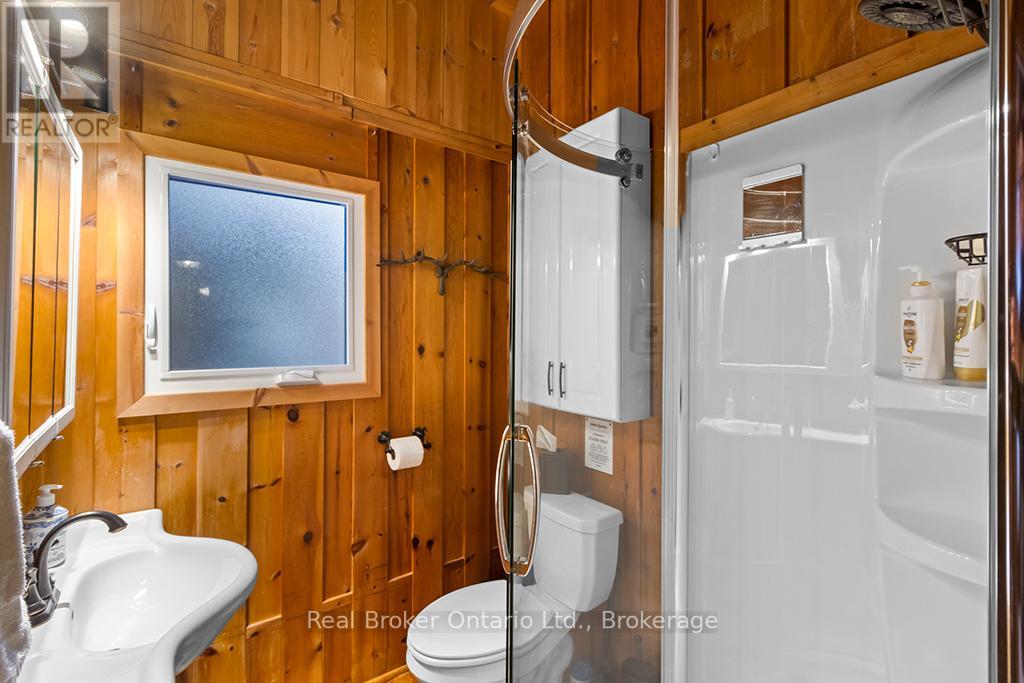 111 Wilson Drive, Georgian Bluffs, Ontario  N0H 2T0 - Photo 23 - X12877764