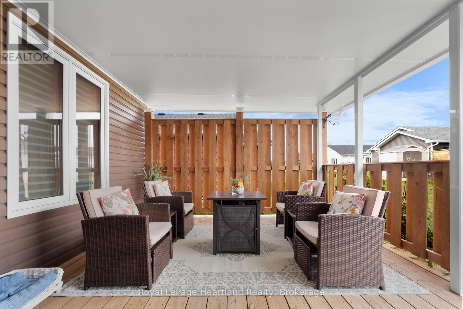 8 Windward Way N, Ashfield-Colborne-Wawanosh, Ontario  N7A 0B2 - Photo 3 - X12878232