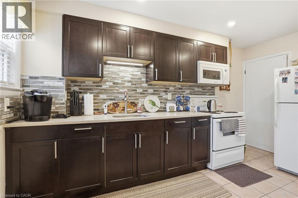 424 East 42nd Street, Hamilton, Ontario  L8T 3A9 - Photo 6 - 40811858