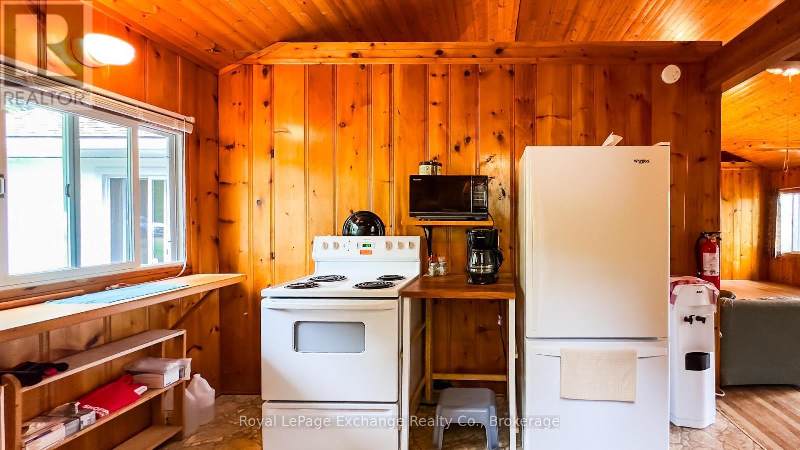 40 Vozka Drive, Huron-Kinloss, Ontario  N2Z 0B3 - Photo 18 - X12878924