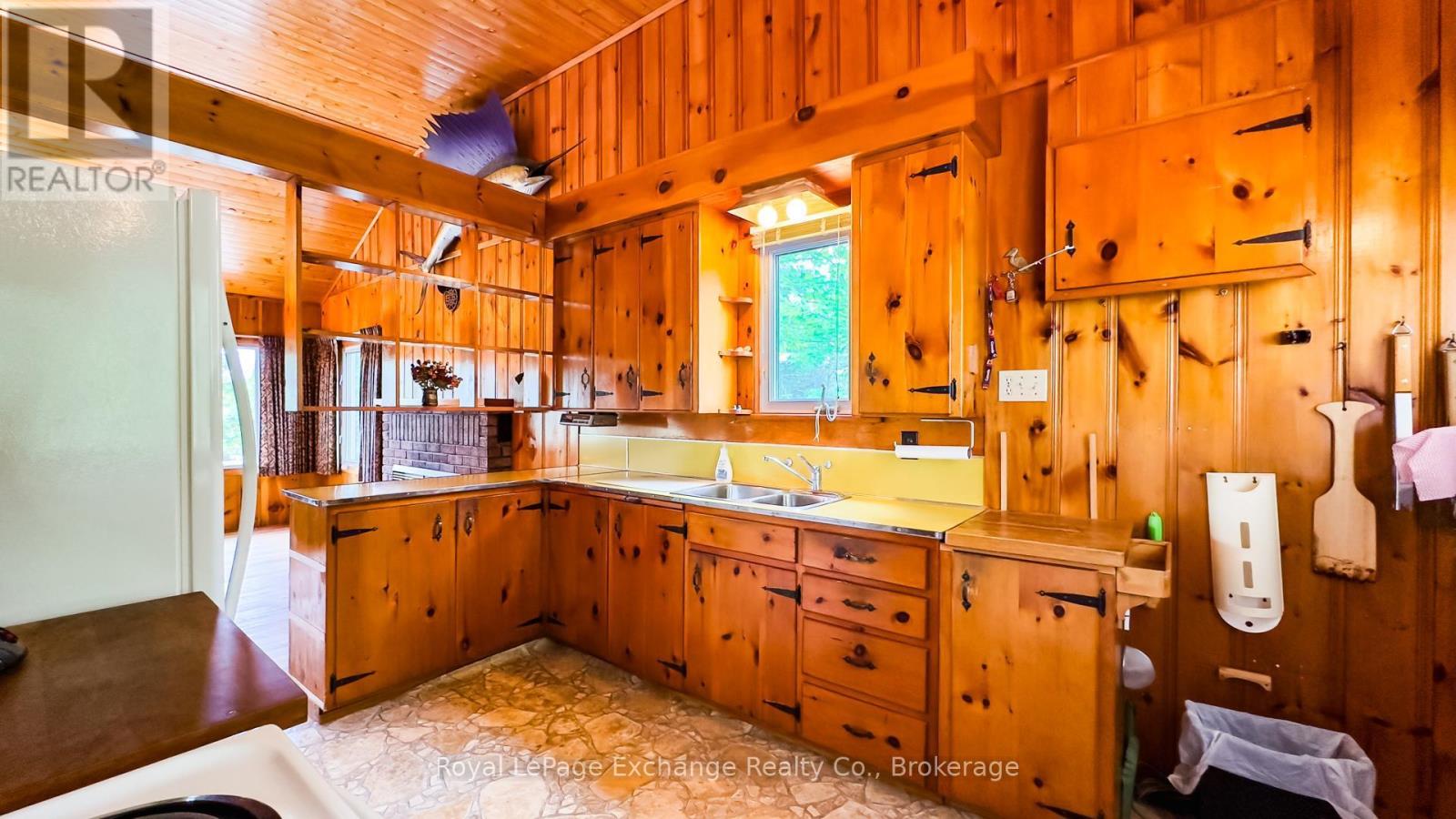 40 Vozka Drive, Huron-Kinloss, Ontario  N2Z 0B3 - Photo 21 - X12878924