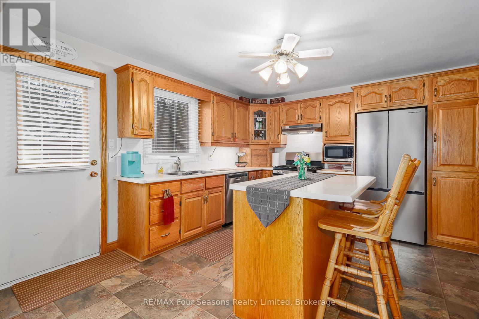 218 Datas Drive, Clearview, Ontario  L0M 1S0 - Photo 12 - S12879146