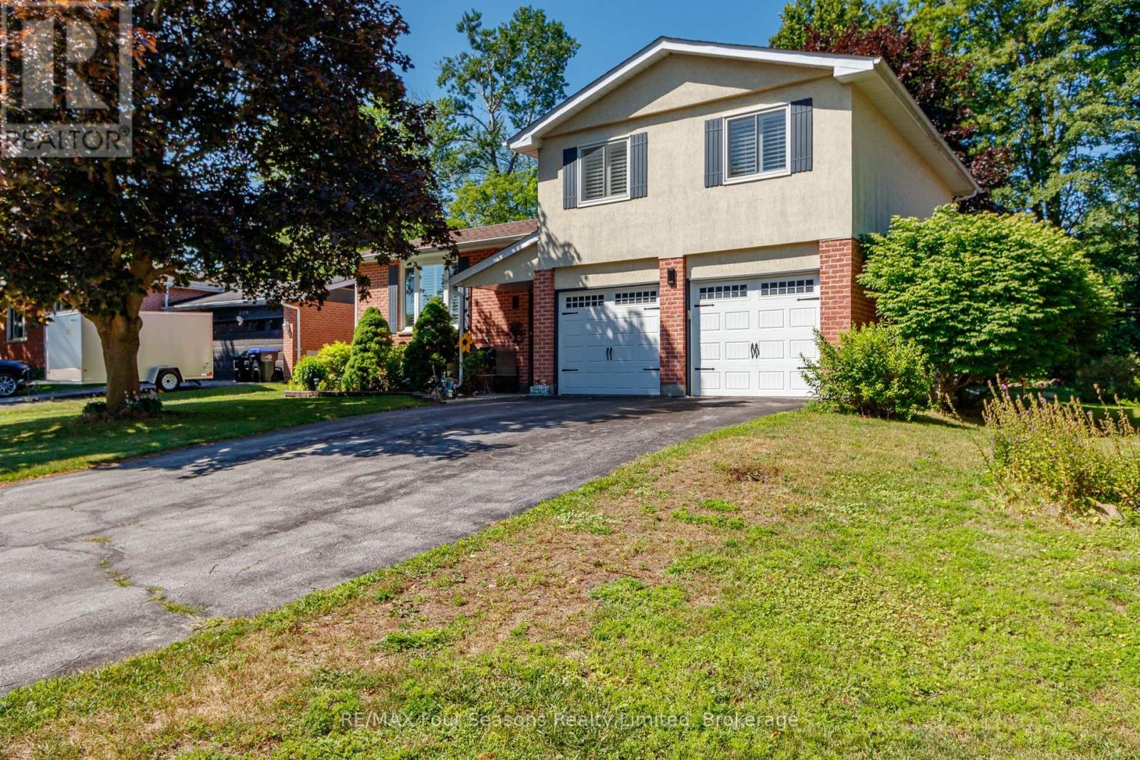 218 Datas Drive, Clearview, Ontario  L0M 1S0 - Photo 2 - S12879146