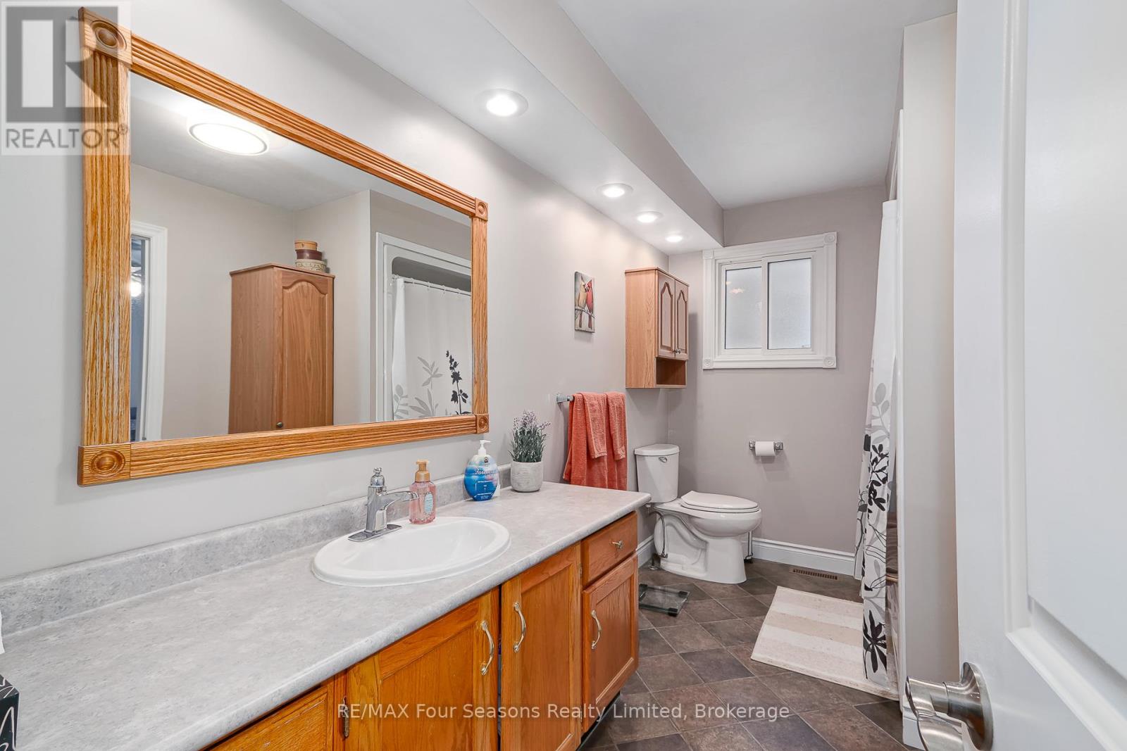 218 Datas Drive, Clearview, Ontario  L0M 1S0 - Photo 20 - S12879146