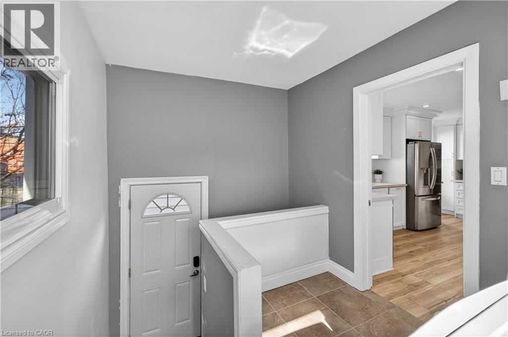 8 East 23rd Street, Hamilton, Ontario  L8V 2W6 - Photo 20 - 40811647