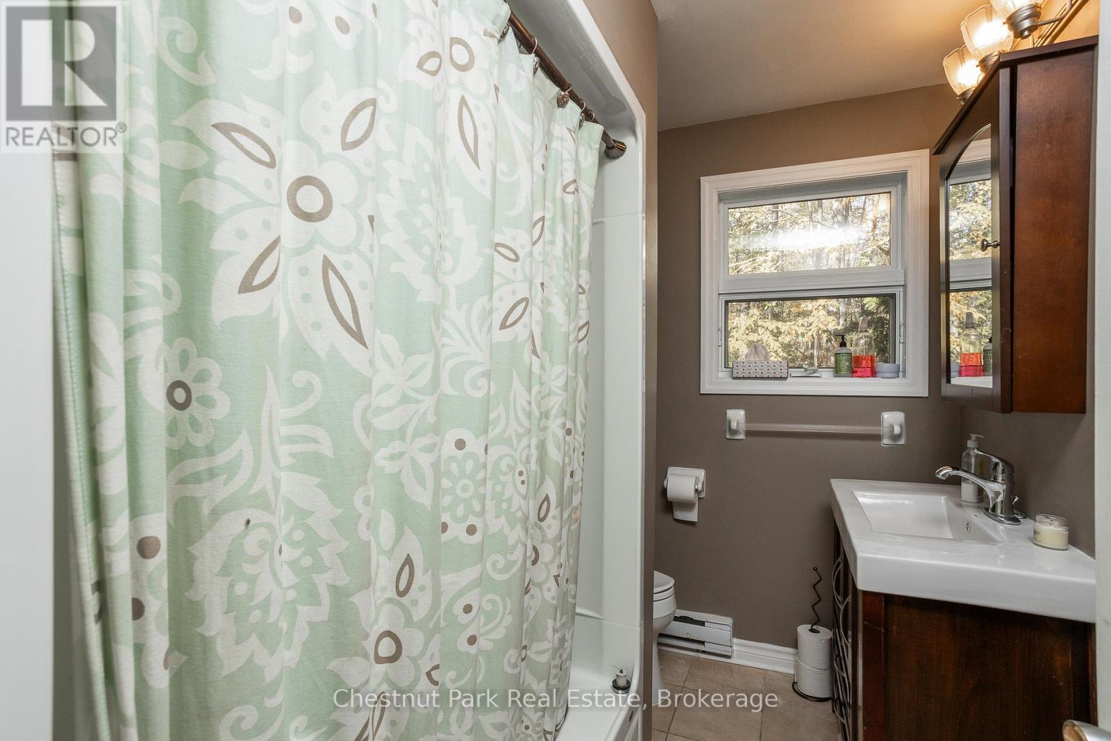 305 Barney's Boulevard, Northern Bruce Peninsula, Ontario  N0H 1Z0 - Photo 17 - X12879580