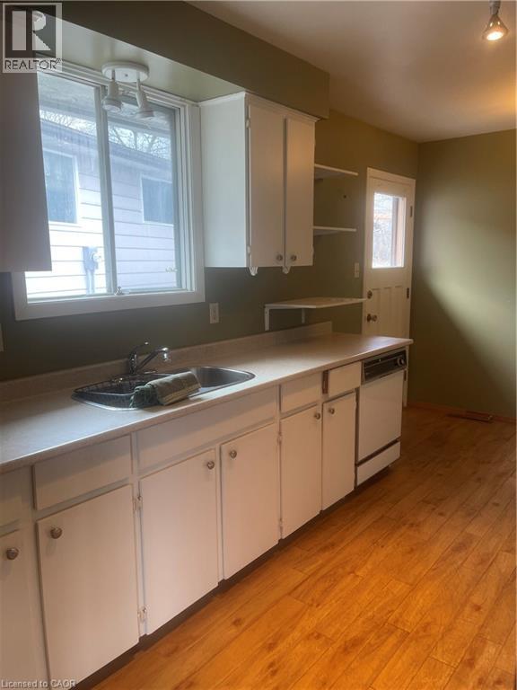 24 Yeoville Court, Hamilton, Ontario  L9C 5W3 - Photo 3 - 40812061