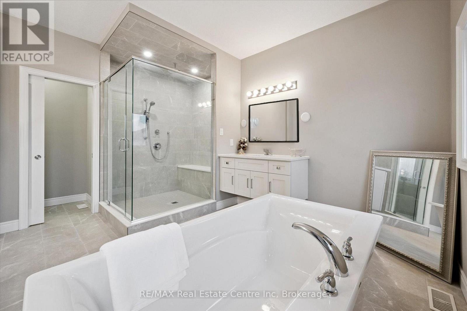187 Ambrous Crescent, Guelph, Ontario  N1G 0G3 - Photo 24 - X12880122