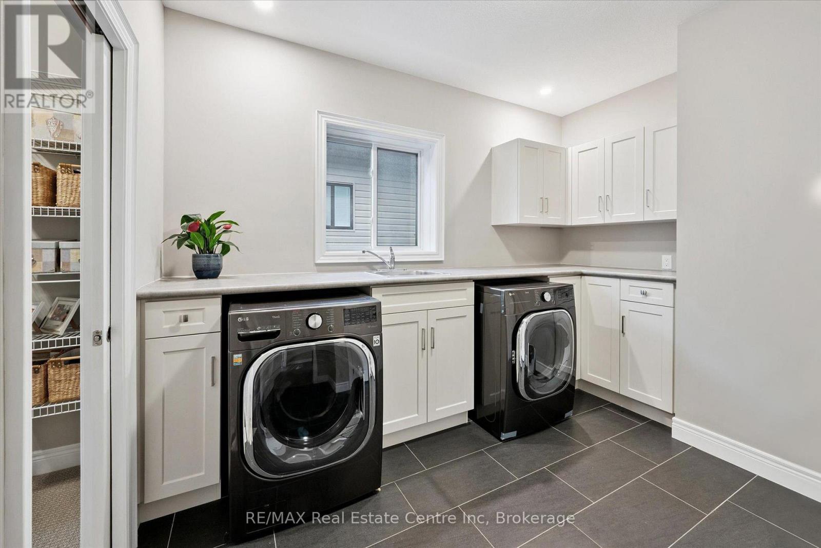 187 Ambrous Crescent, Guelph, Ontario  N1G 0G3 - Photo 26 - X12880122