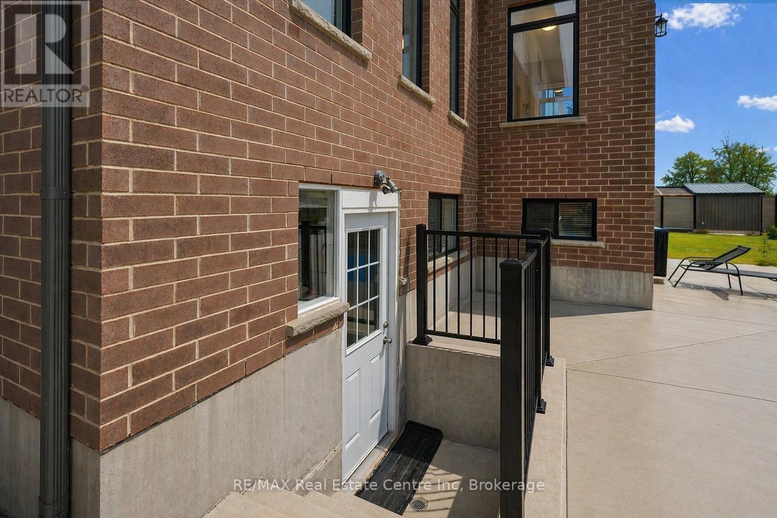 187 Ambrous Crescent, Guelph, Ontario  N1G 0G3 - Photo 31 - X12880122