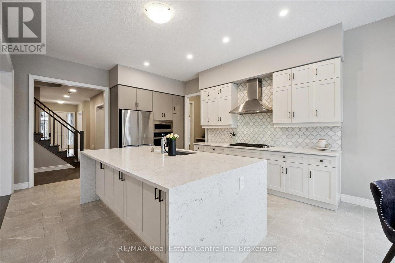 187 Ambrous Crescent, Guelph, Ontario  N1G 0G3 - Photo 4 - X12880122