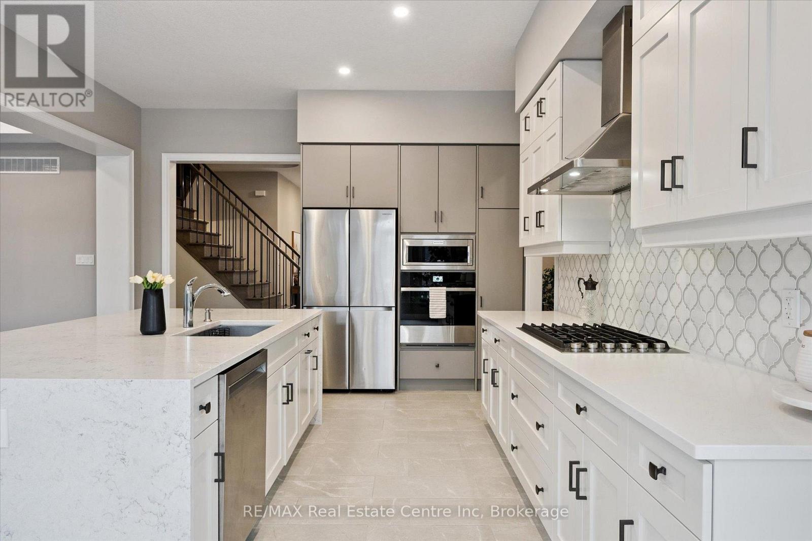 187 Ambrous Crescent, Guelph, Ontario  N1G 0G3 - Photo 5 - X12880122