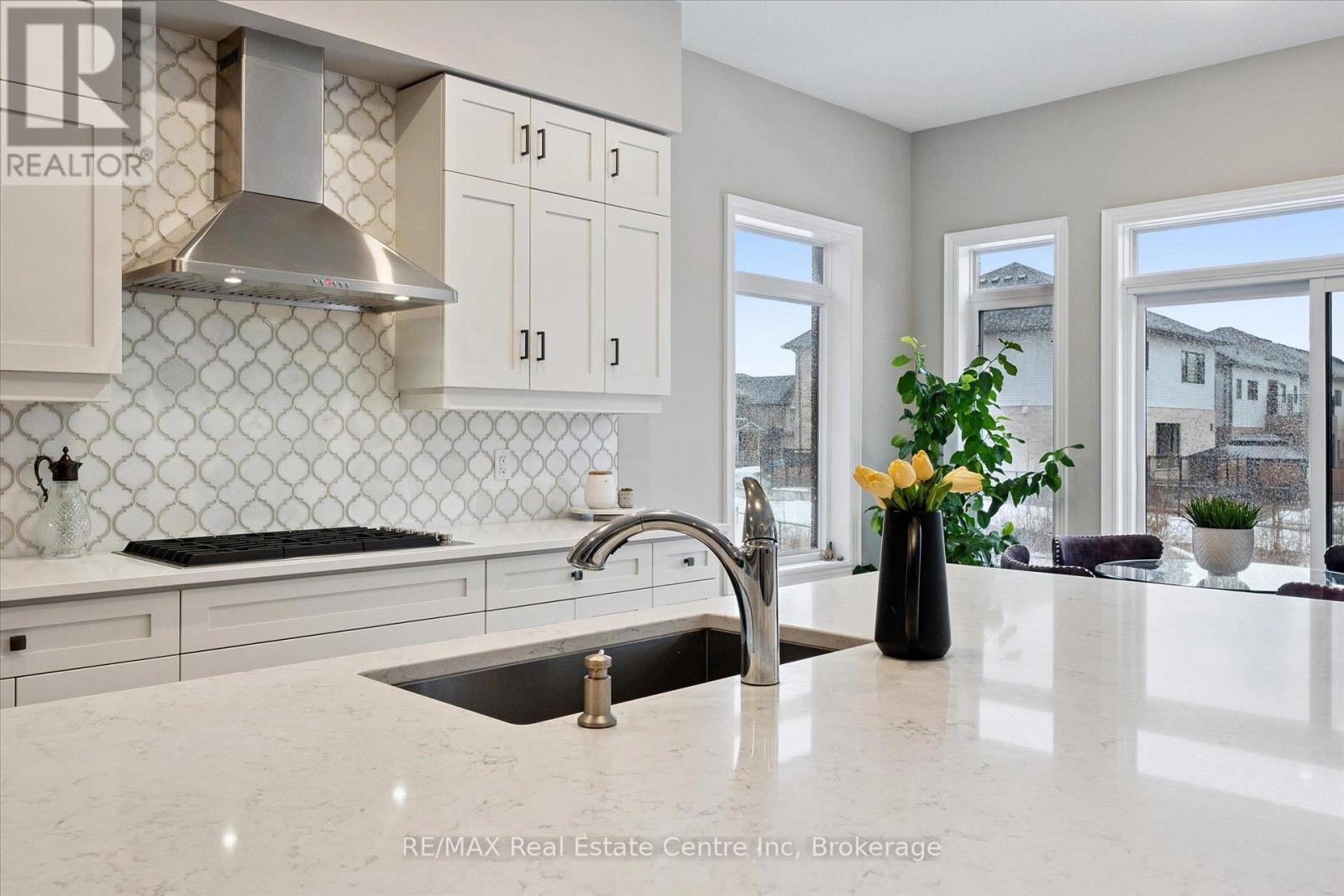 187 Ambrous Crescent, Guelph, Ontario  N1G 0G3 - Photo 7 - X12880122