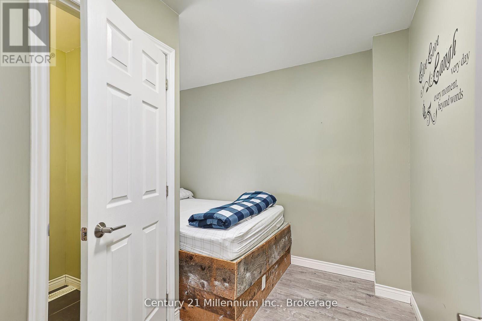 127 Scandia Lane, Blue Mountains, Ontario  N0H 2E0 - Photo 12 - X12880352