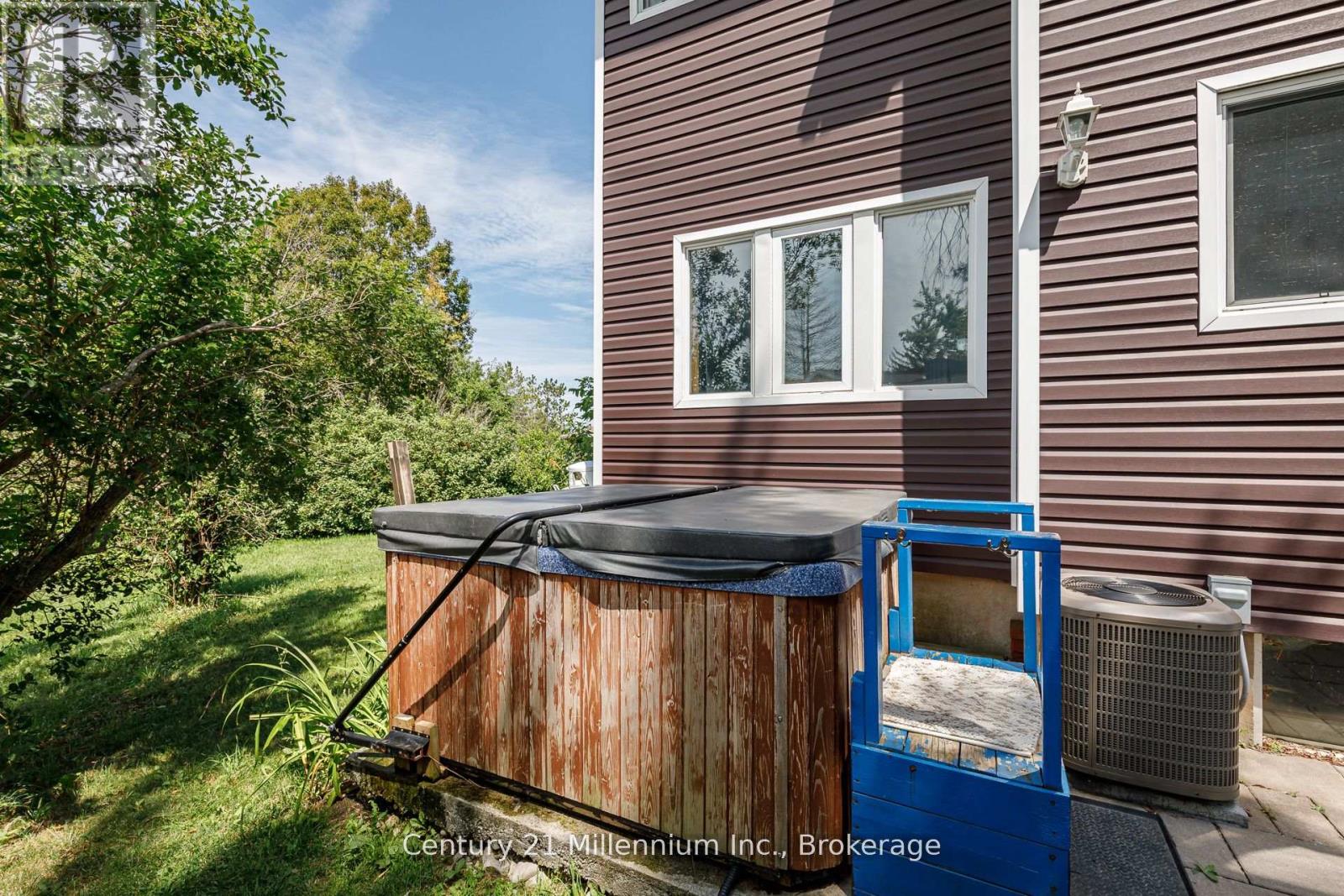 127 Scandia Lane, Blue Mountains, Ontario  N0H 2E0 - Photo 43 - X12880352