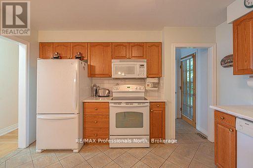1981 Horseshoe Lake Road, Minden Hills, Ontario  K0M 2K0 - Photo 12 - X12880950