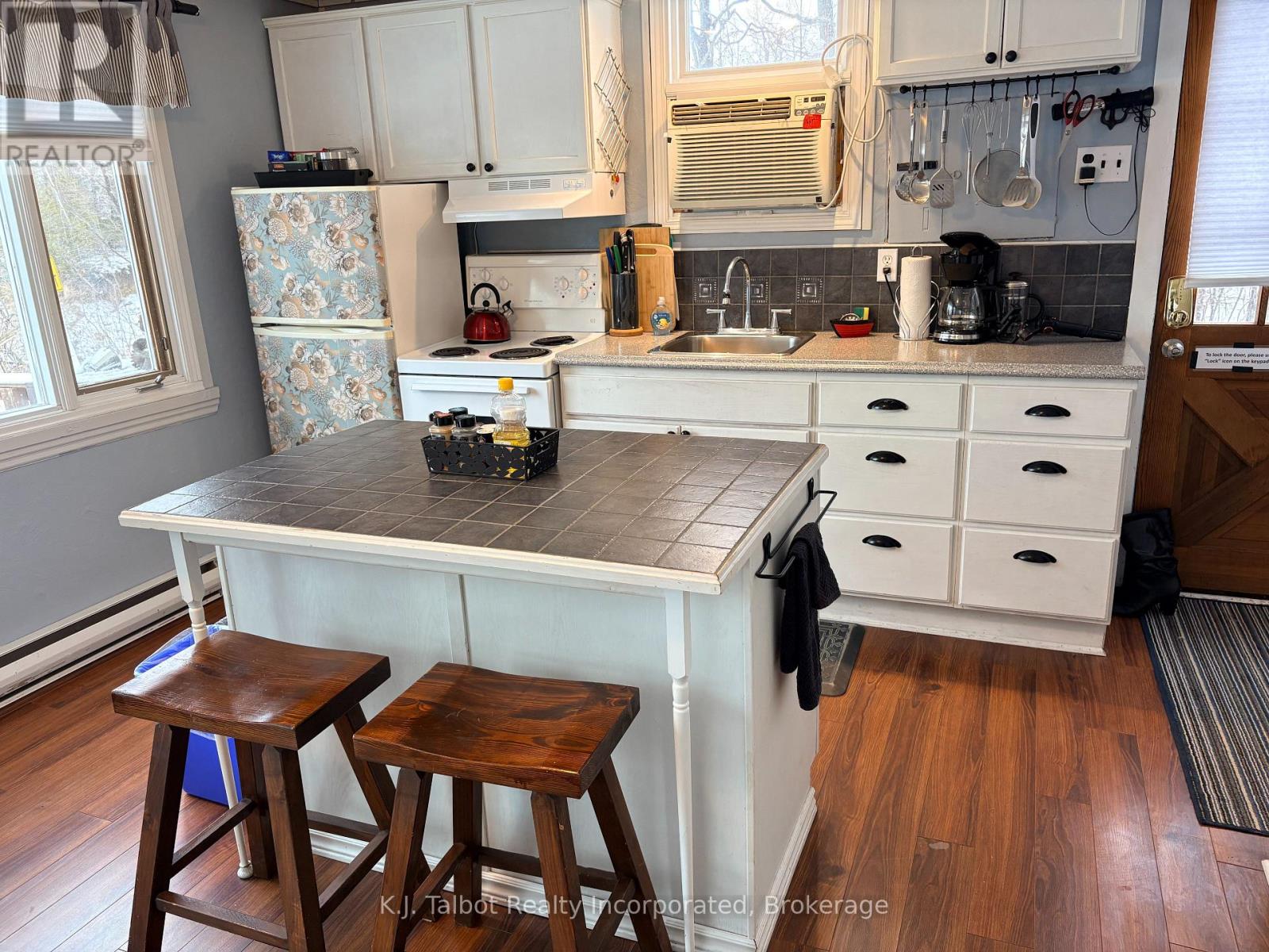 9 Ravine Park Road N, Central Huron, Ontario  N7A 3X8 - Photo 16 - X12883578