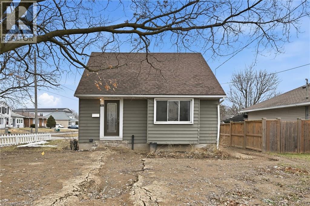 70 Whyte Avenue N, Thorold, Ontario  L2V 2T7 - Photo 3 - 40801157