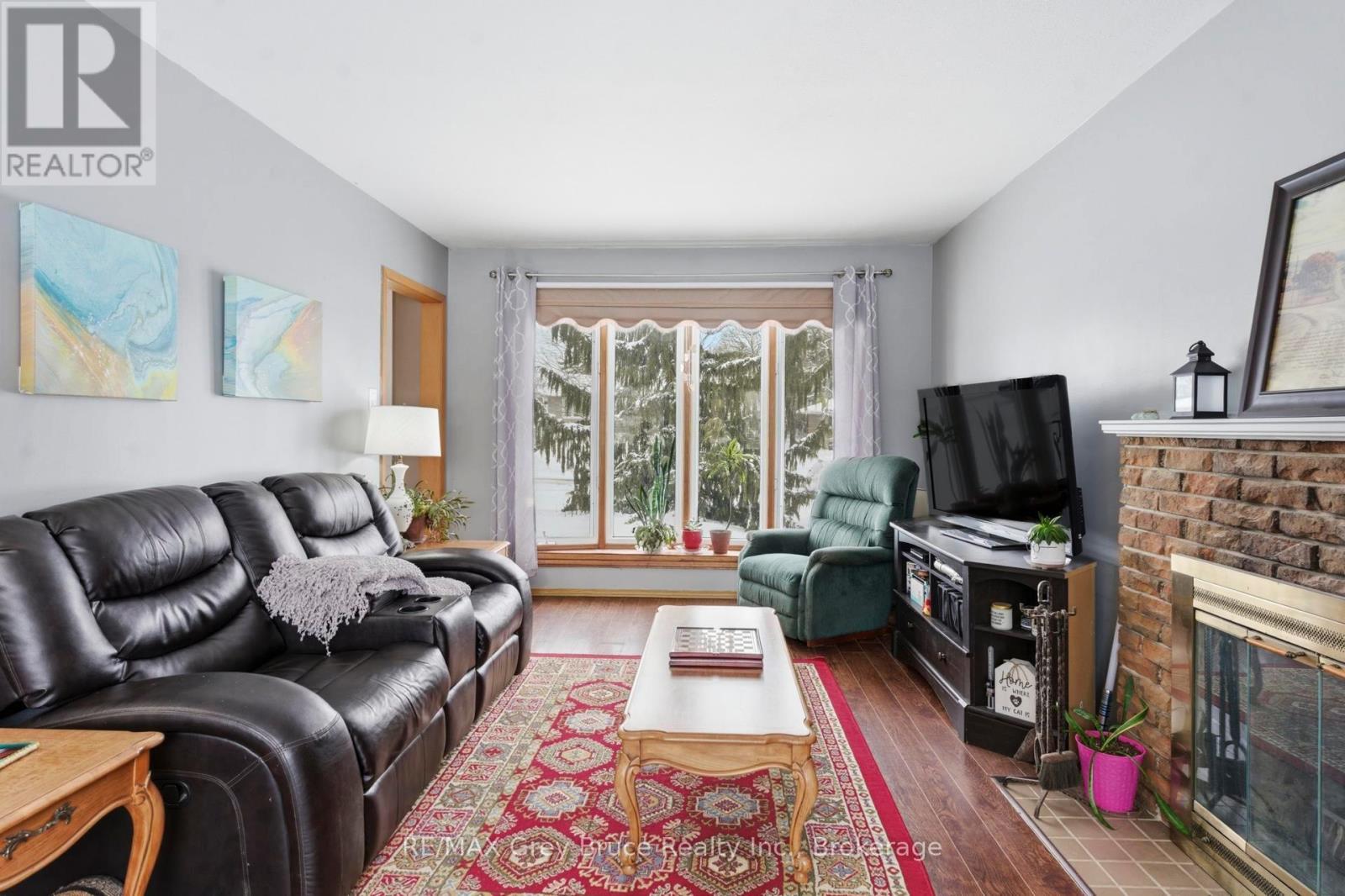 235 5th Avenue, Hanover, Ontario  N4N 2C3 - Photo 12 - X12885262