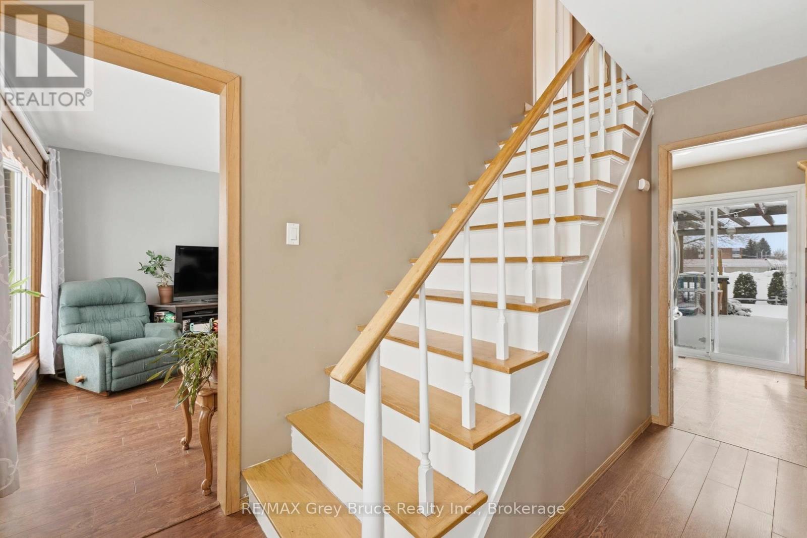 235 5th Avenue, Hanover, Ontario  N4N 2C3 - Photo 13 - X12885262
