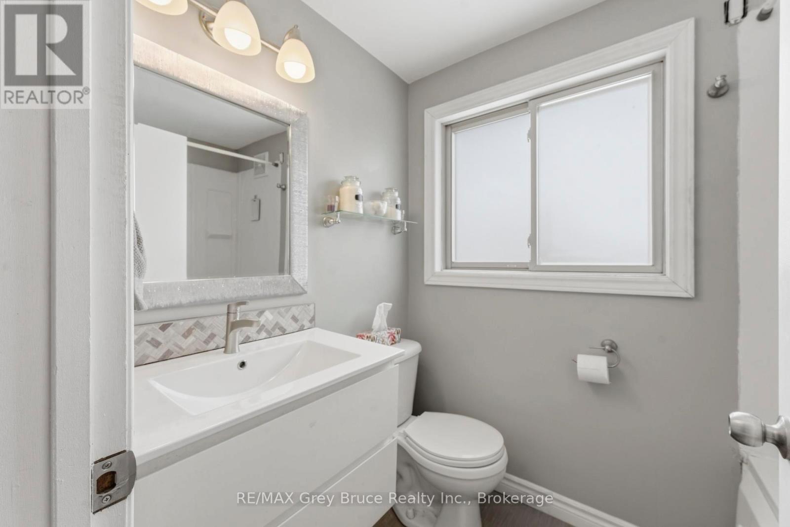 235 5th Avenue, Hanover, Ontario  N4N 2C3 - Photo 15 - X12885262