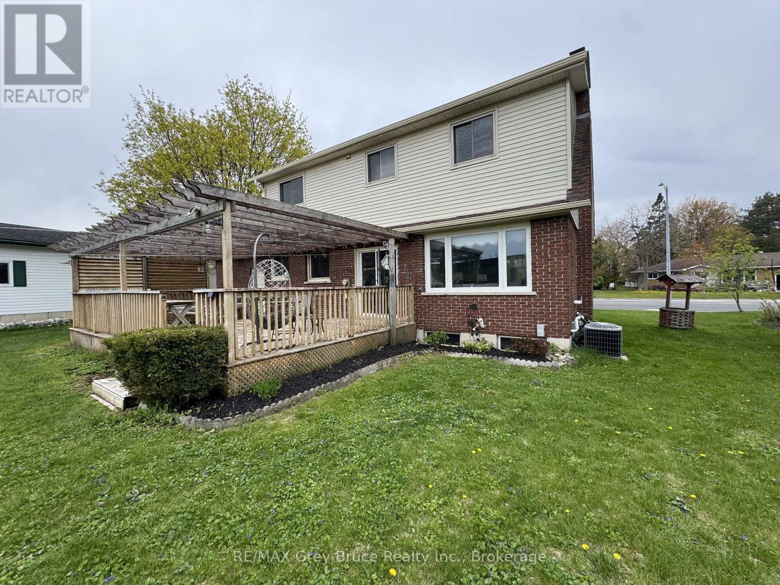 235 5th Avenue, Hanover, Ontario  N4N 2C3 - Photo 26 - X12885262