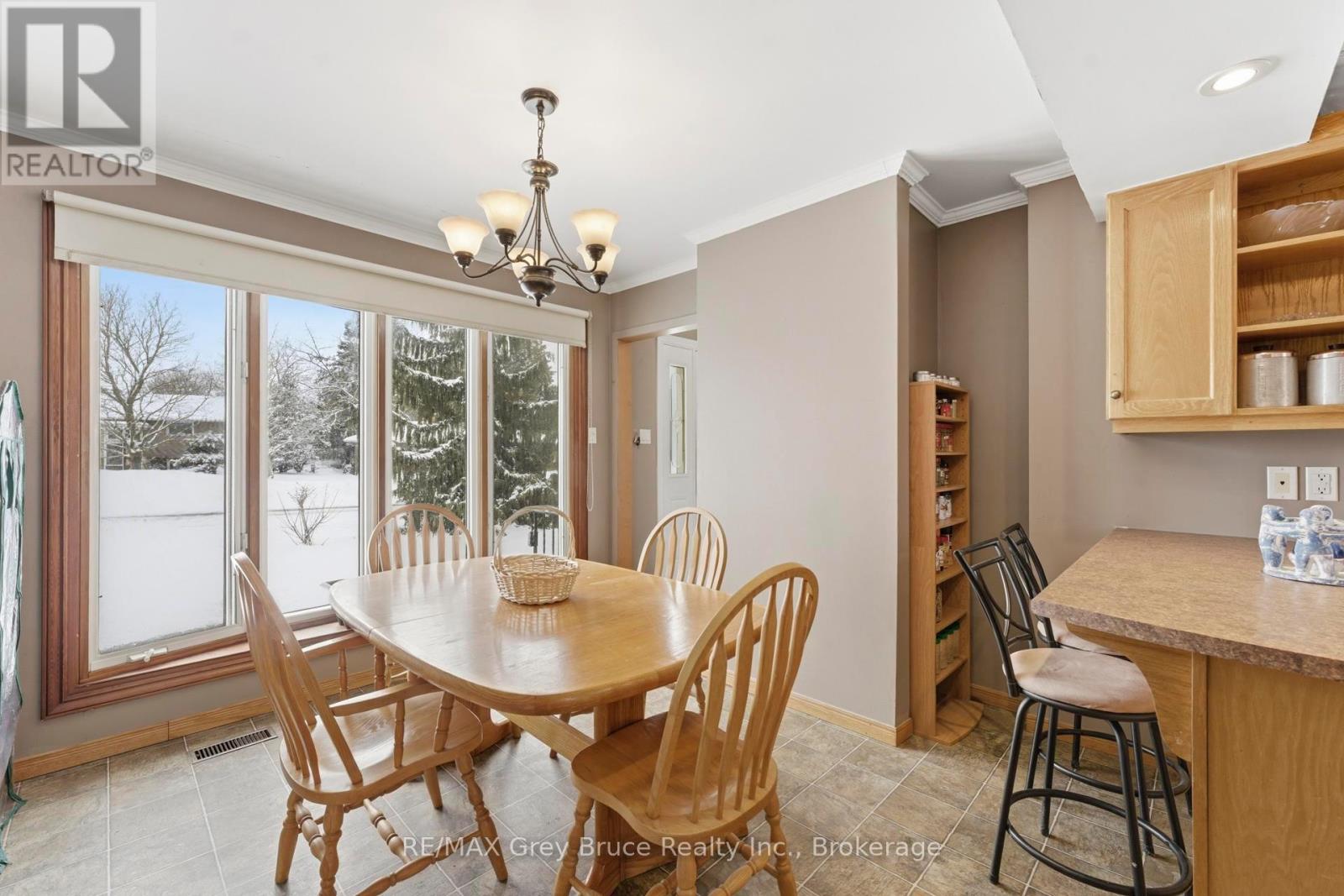 235 5th Avenue, Hanover, Ontario  N4N 2C3 - Photo 9 - X12885262