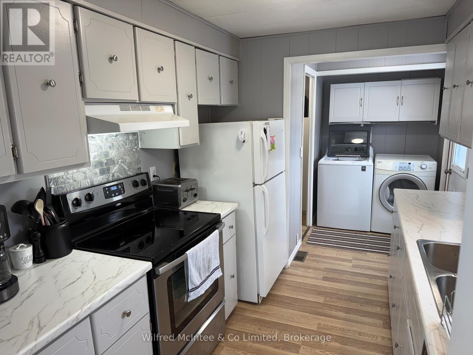 20 Cardinal Street, Brockton, Ontario  N0G 2V0 - Photo 10 - X12886364