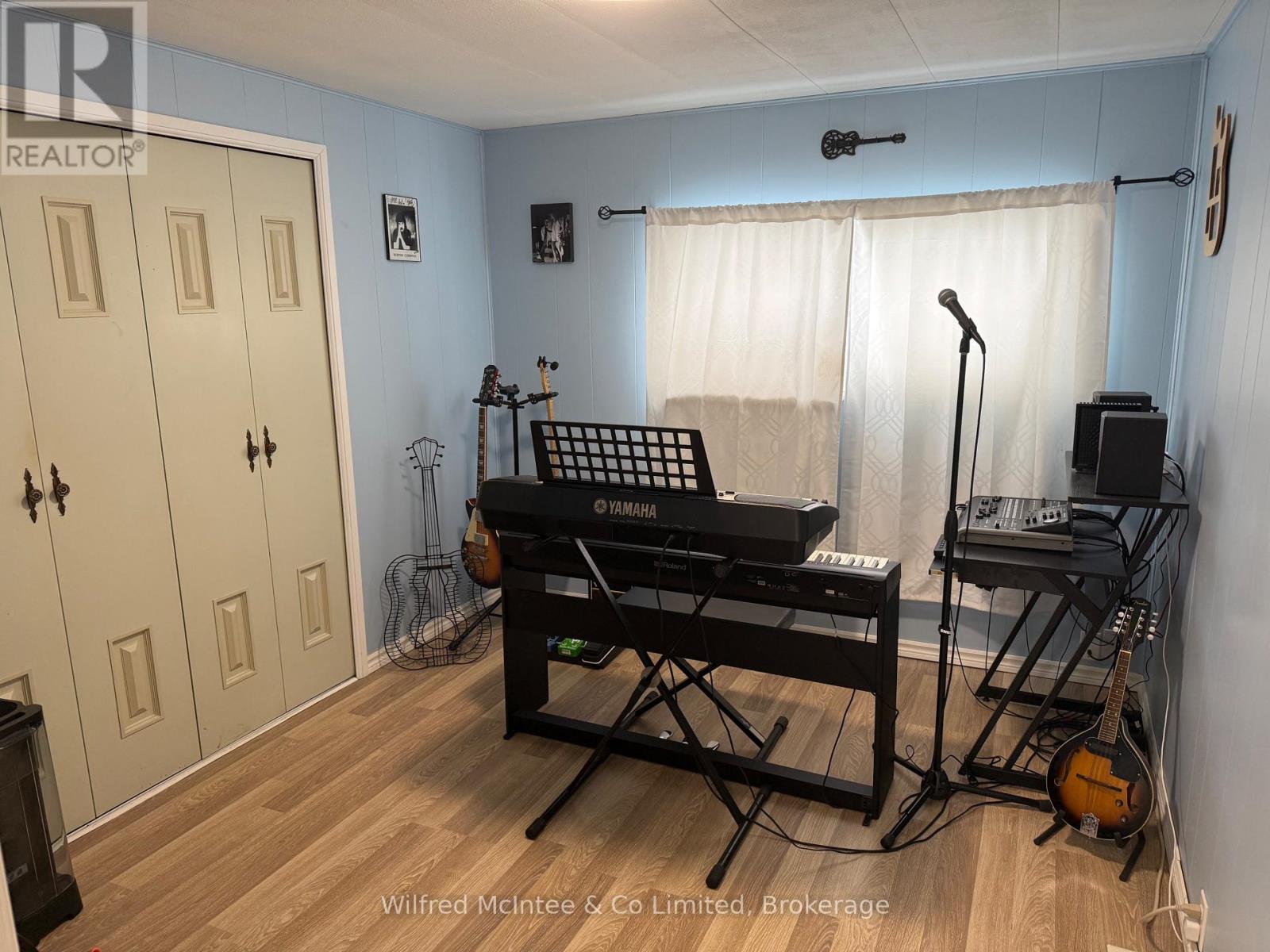 20 Cardinal Street, Brockton, Ontario  N0G 2V0 - Photo 13 - X12886364