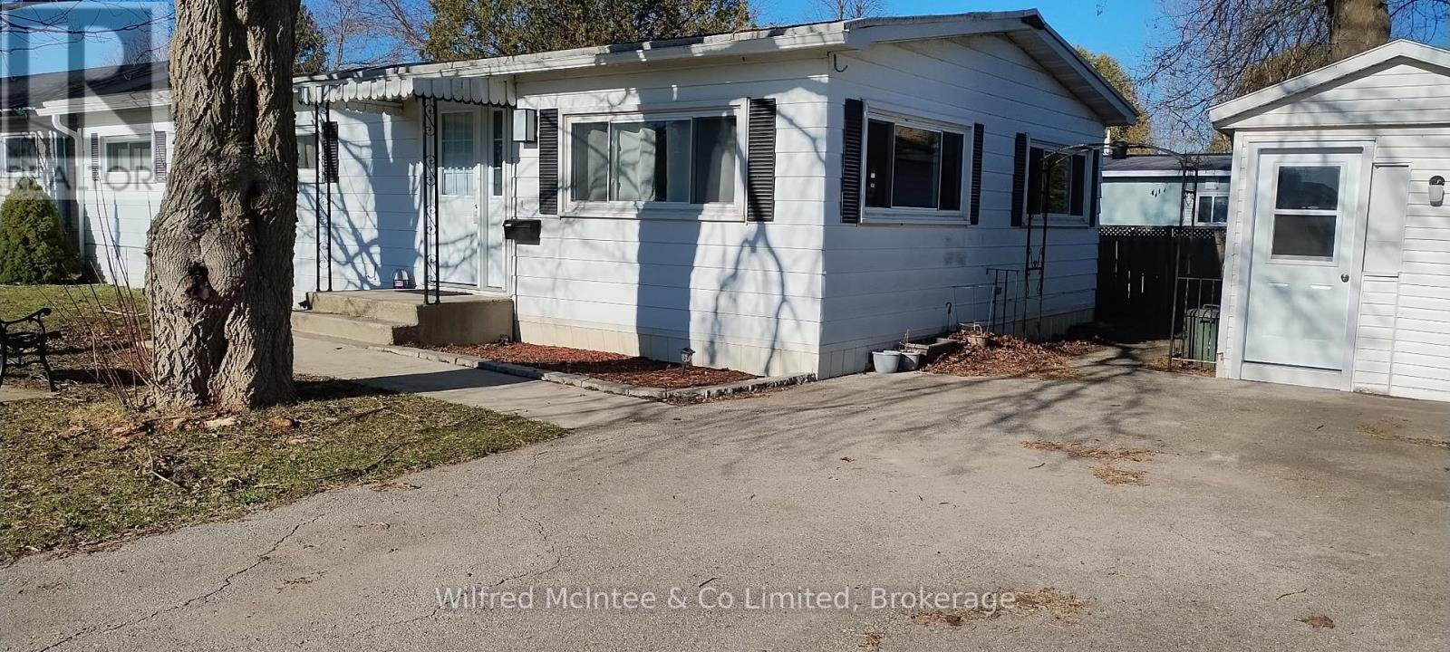 20 Cardinal Street, Brockton, Ontario  N0G 2V0 - Photo 2 - X12886364