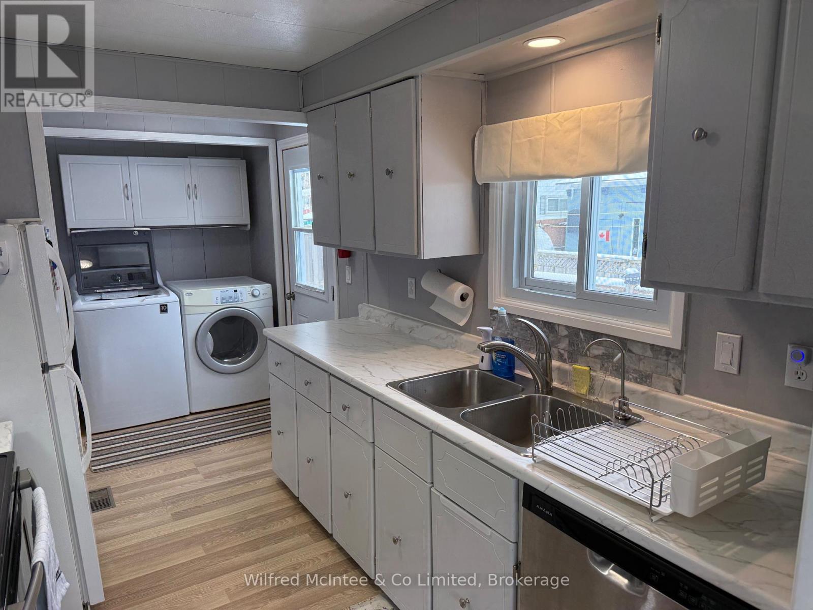 20 Cardinal Street, Brockton, Ontario  N0G 2V0 - Photo 9 - X12886364
