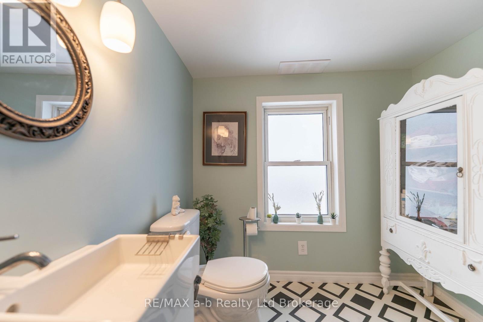 13 Potters Road N, Tillsonburg, Ontario  N4G 2G9 - Photo 32 - X12886534