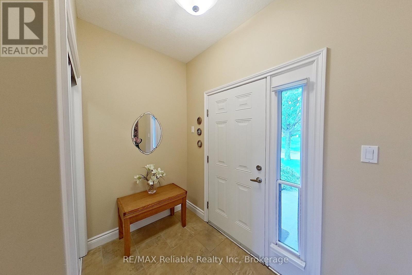 15 Bayfield Mews Lane, Bluewater, Ontario  N0M 1G0 - Photo 12 - X12887498