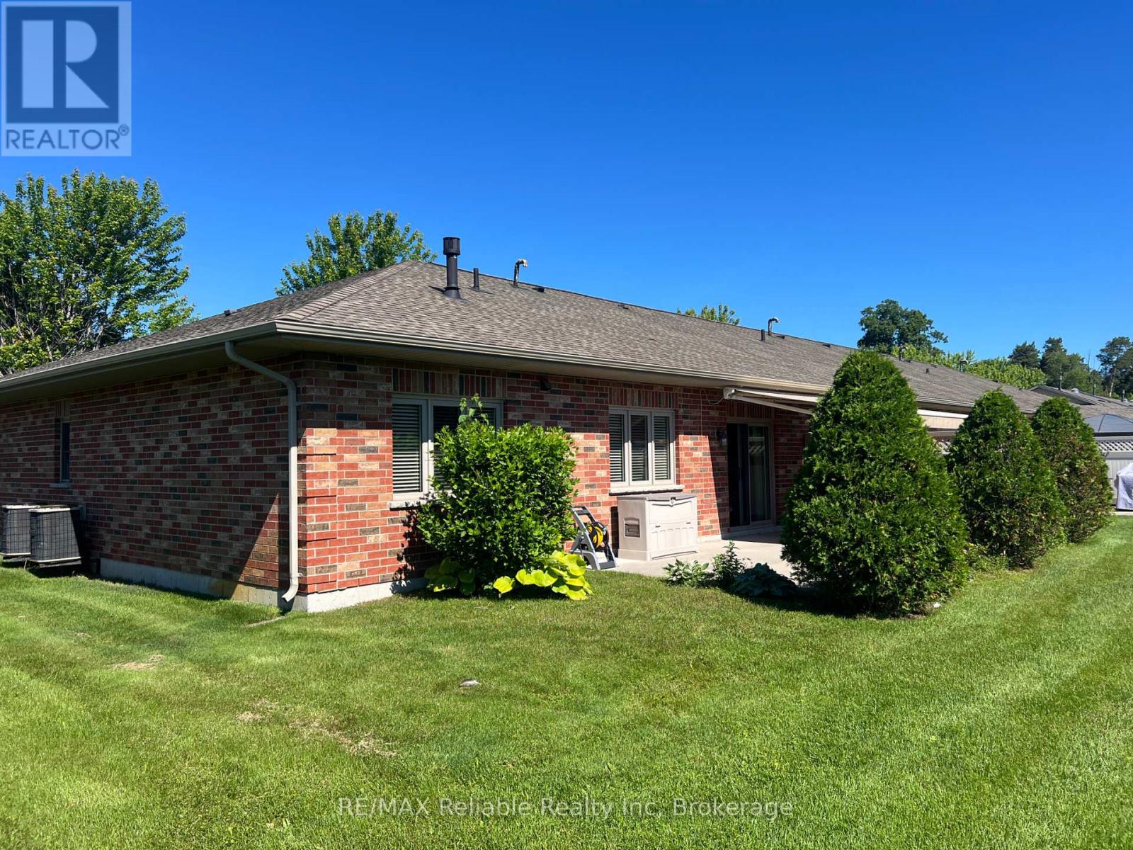 15 Bayfield Mews Lane, Bluewater, Ontario  N0M 1G0 - Photo 4 - X12887498