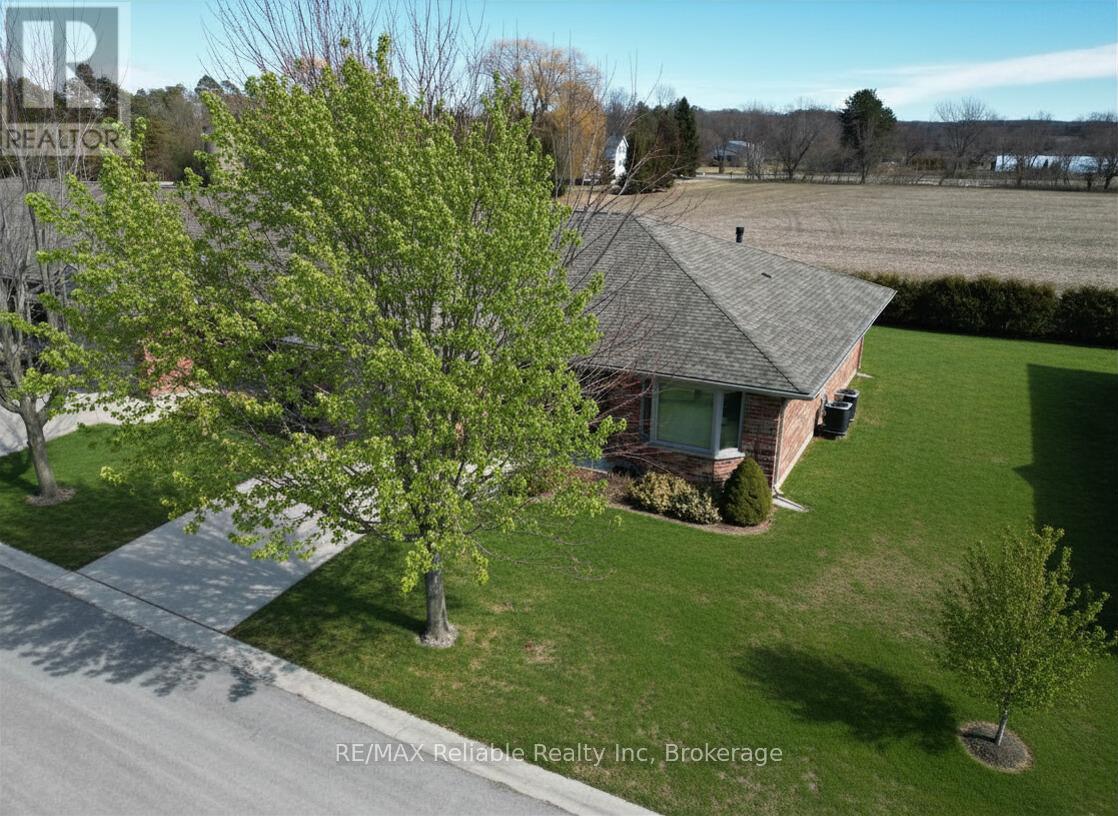 15 Bayfield Mews Lane, Bluewater, Ontario  N0M 1G0 - Photo 8 - X12887498