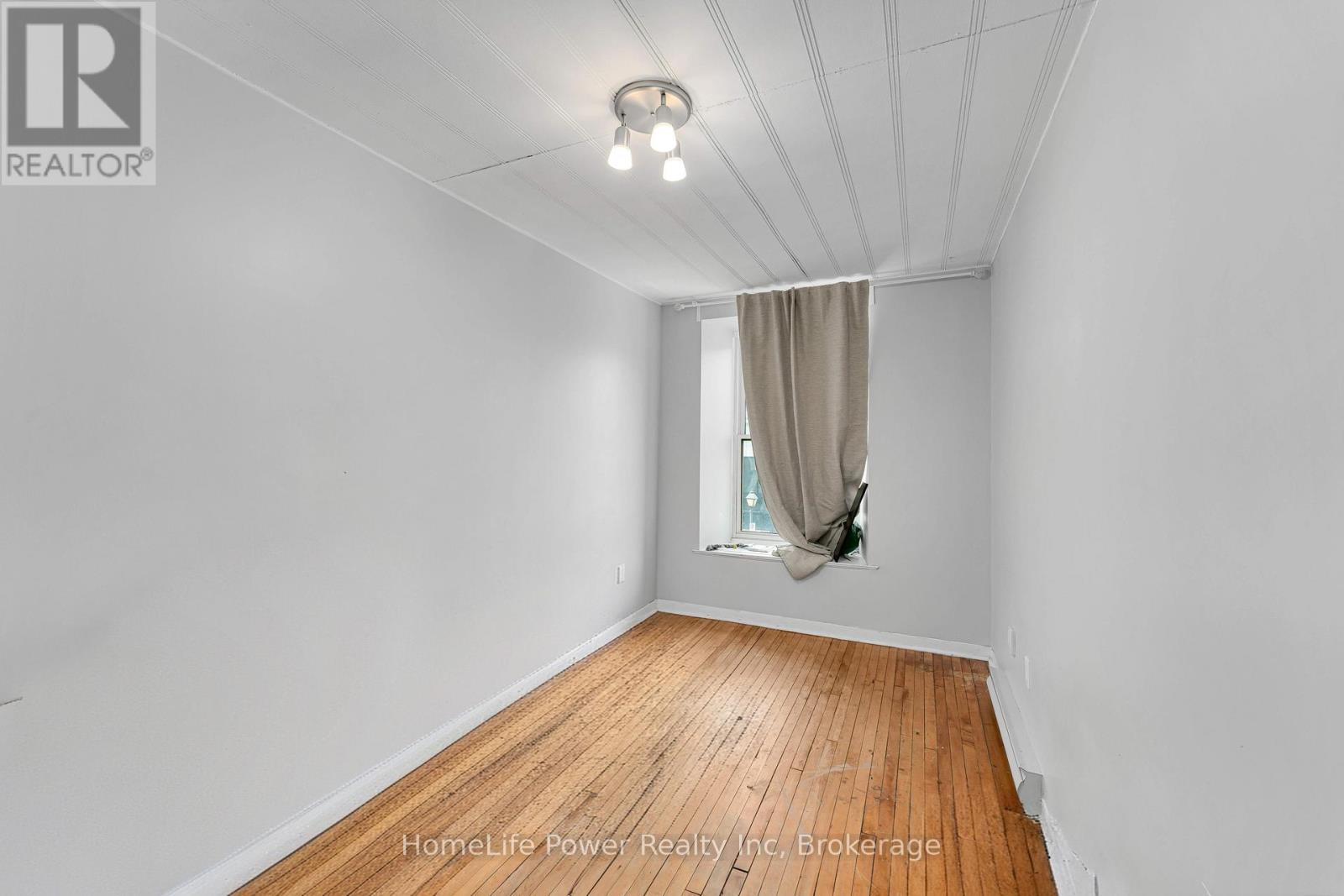 207 Wellington Street, Kingston, Ontario  K7K 2Y6 - Photo 12 - X12888538