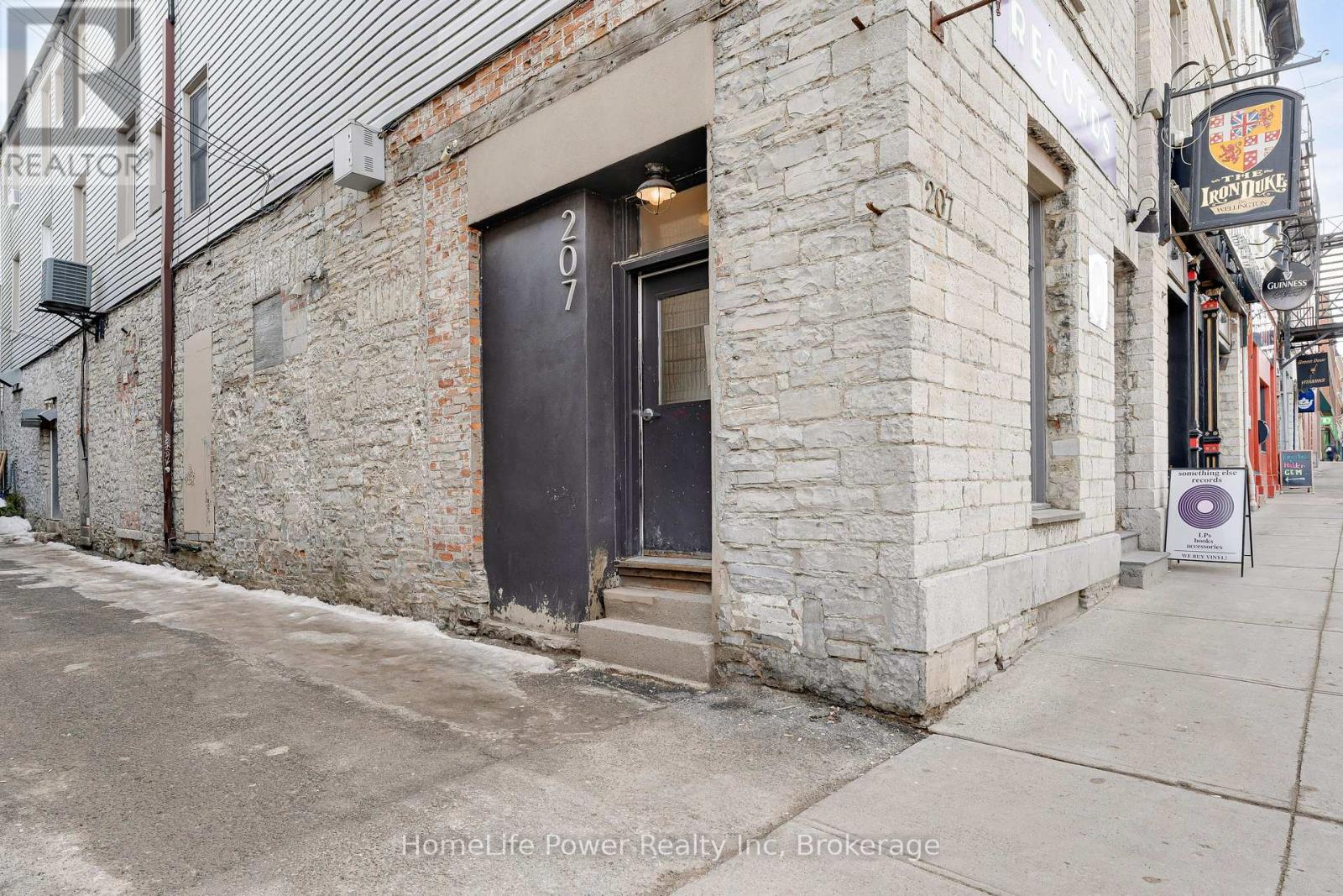207 Wellington Street, Kingston, Ontario  K7K 2Y6 - Photo 3 - X12888538