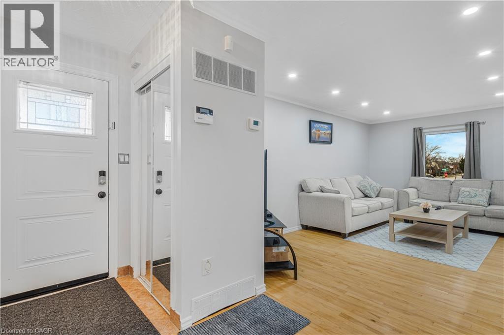 2 Envoy Boulevard, Hamilton, Ontario  L8G 4N1 - Photo 4 - 40812689