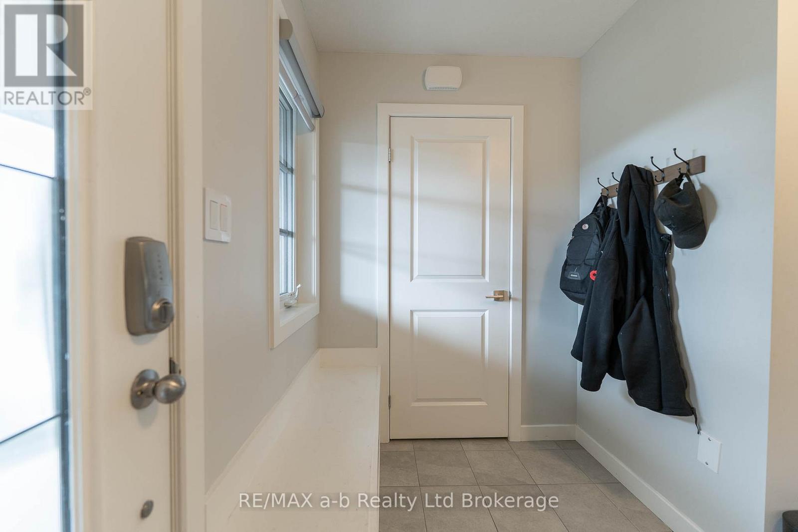 109 Denrich Avenue, Tillsonburg, Ontario  N4G 0H1 - Photo 5 - X12894388