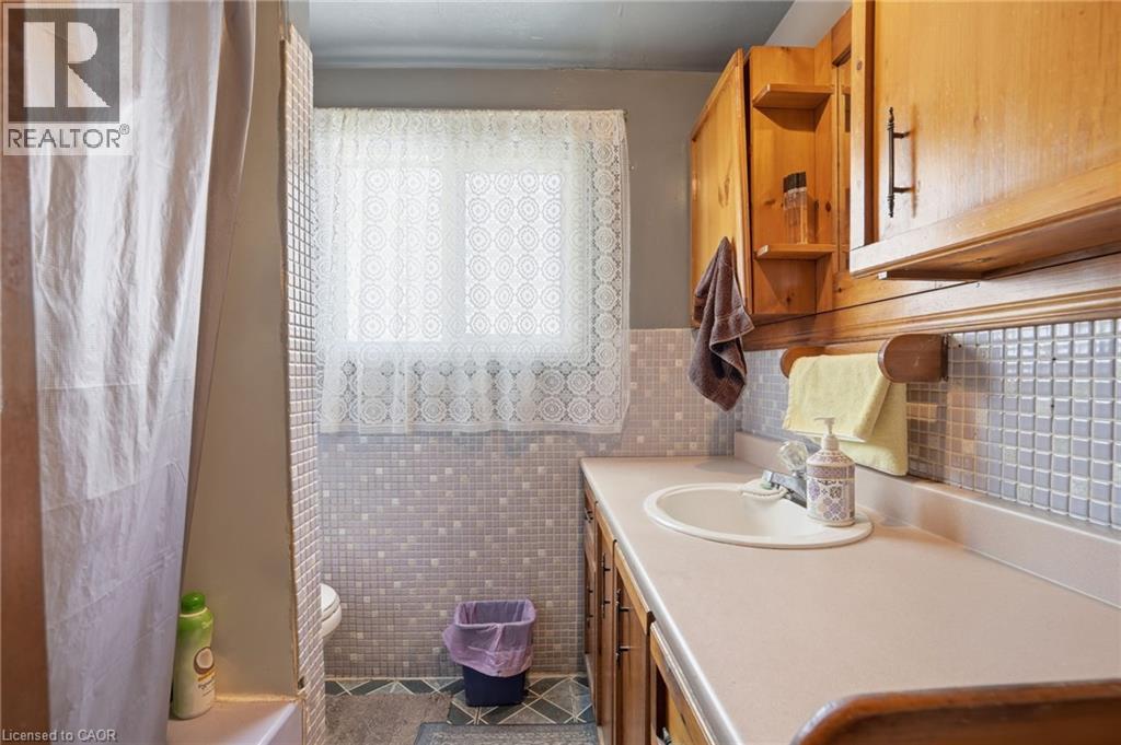 121 Gibson Avenue, Hamilton, Ontario  L8L 6J9 - Photo 10 - 40813174